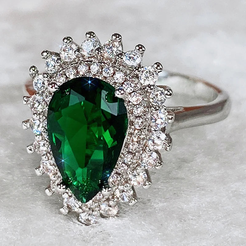 Lizza ring green Pear-shaped crystal