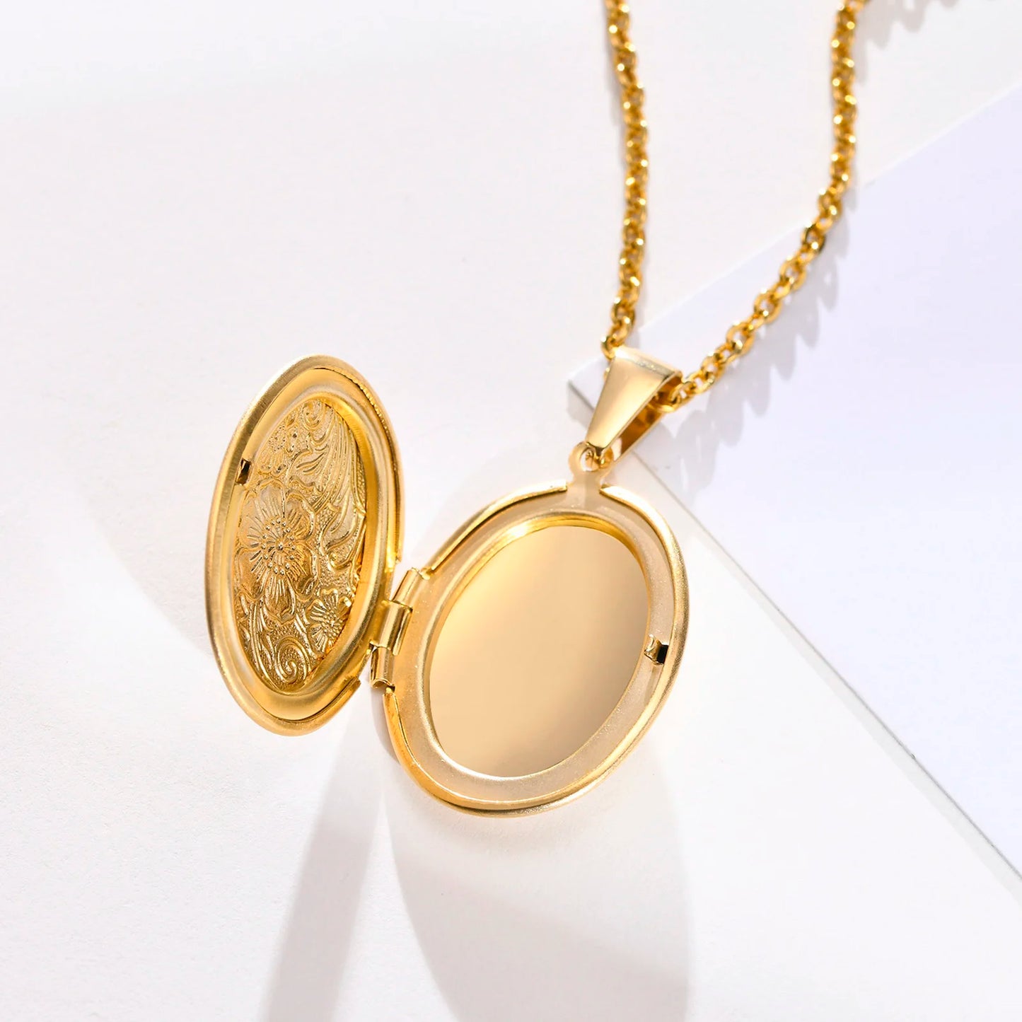 Monogram floral Oval heart locket pendant necklaces