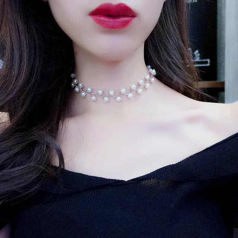 Neck pearl choker necklaces