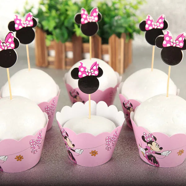Minnie mouse cake decoration