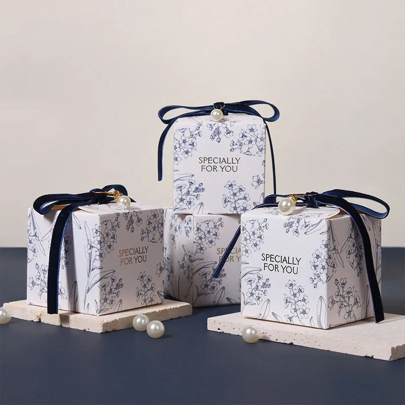Customizable 7*7*7cm elegant gift box