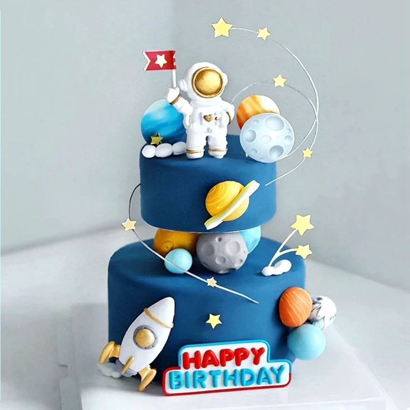 Space Astronaut cake decoration