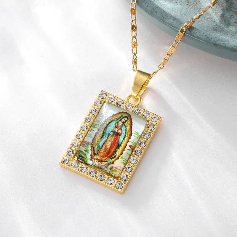 Mary Necklace