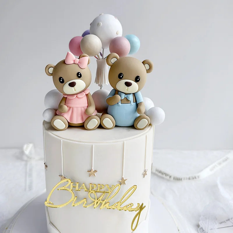 Bear cake decoration