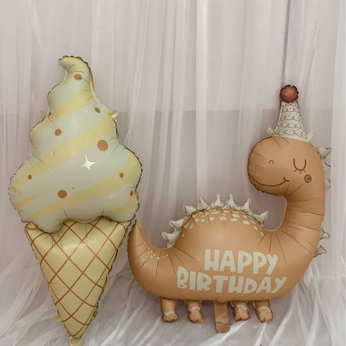 Frosted Bear Retro Love Balloon
