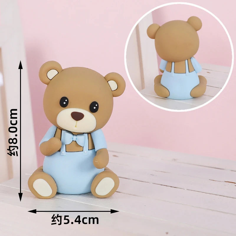 Bear cake decoration