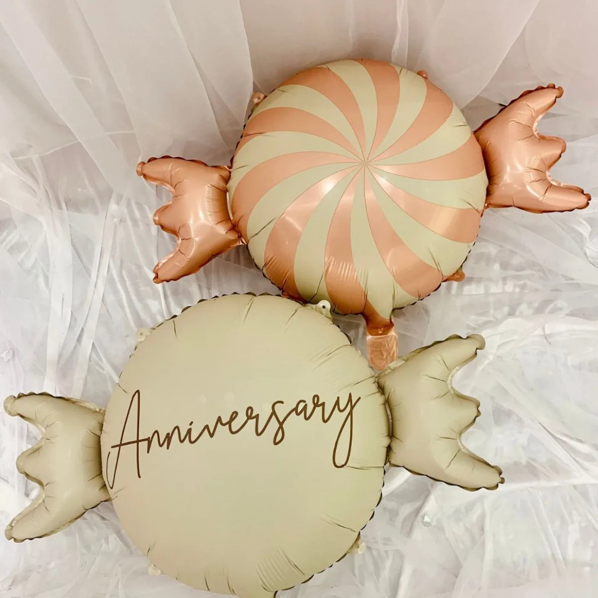 Frosted Bear Retro Love Balloon