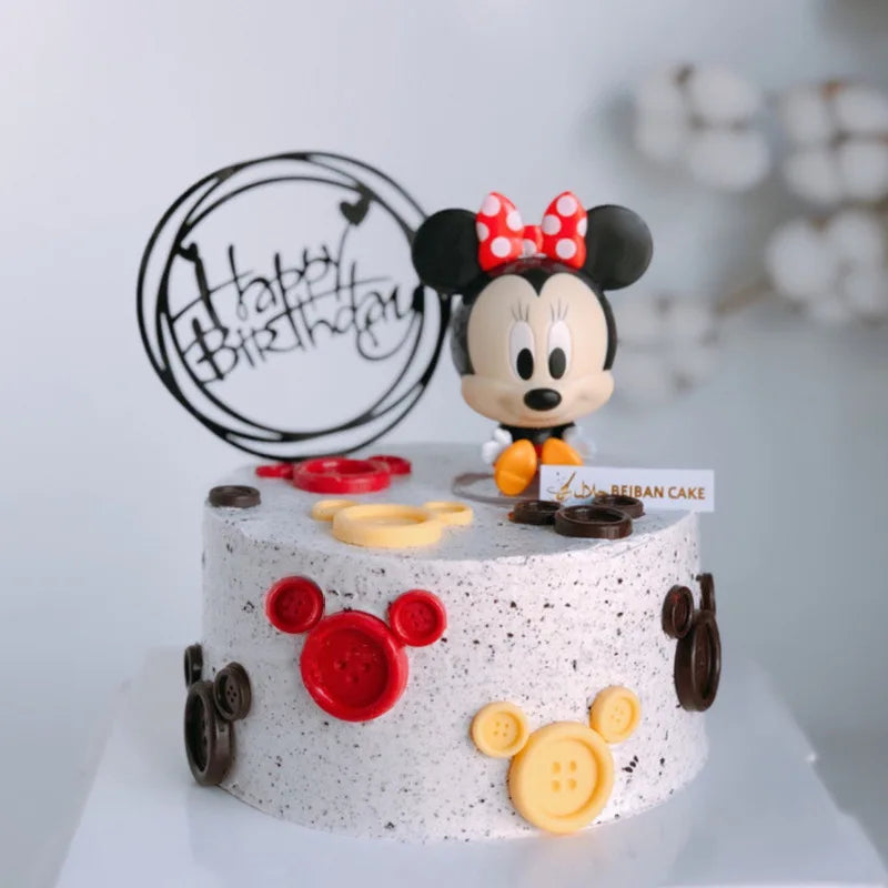 Minnie mouse cake decoration
