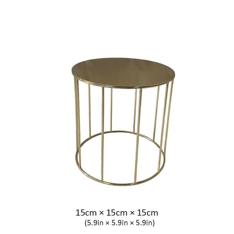 Cake stand floating