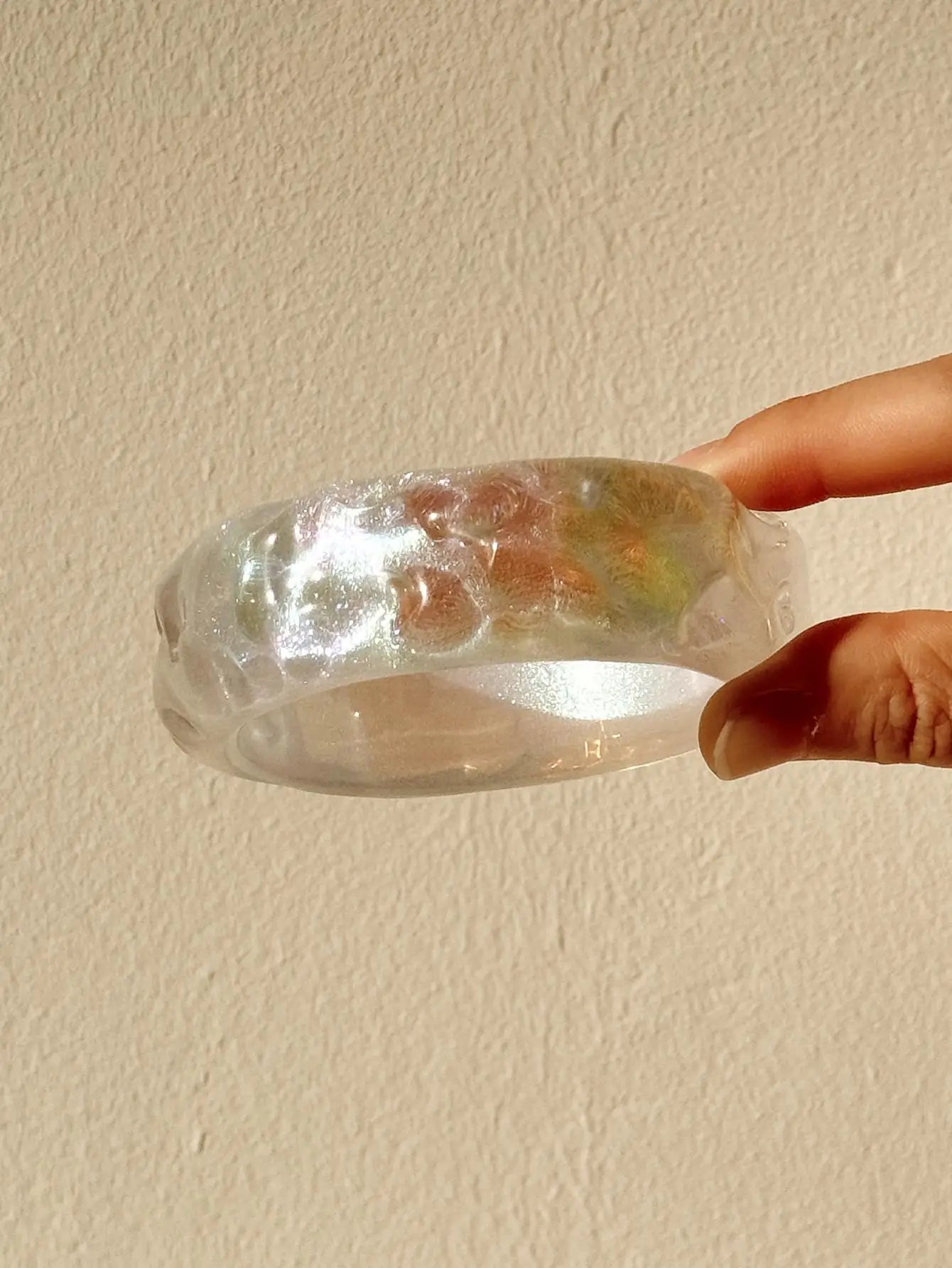 Rizana twisted shaped Off-white resin bracelets