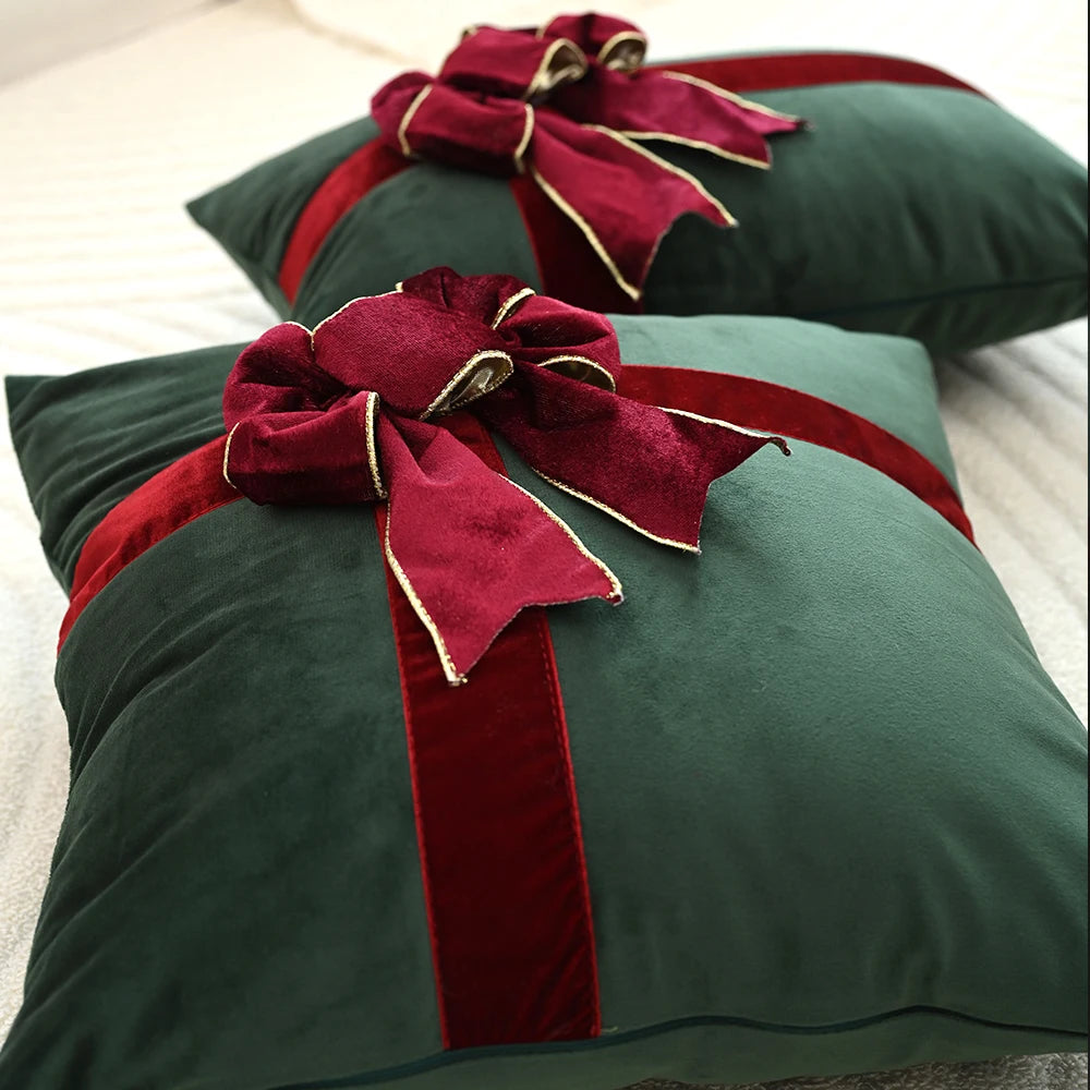 Sorino Dutch Velvet Christmas Embroidered Pillowcase