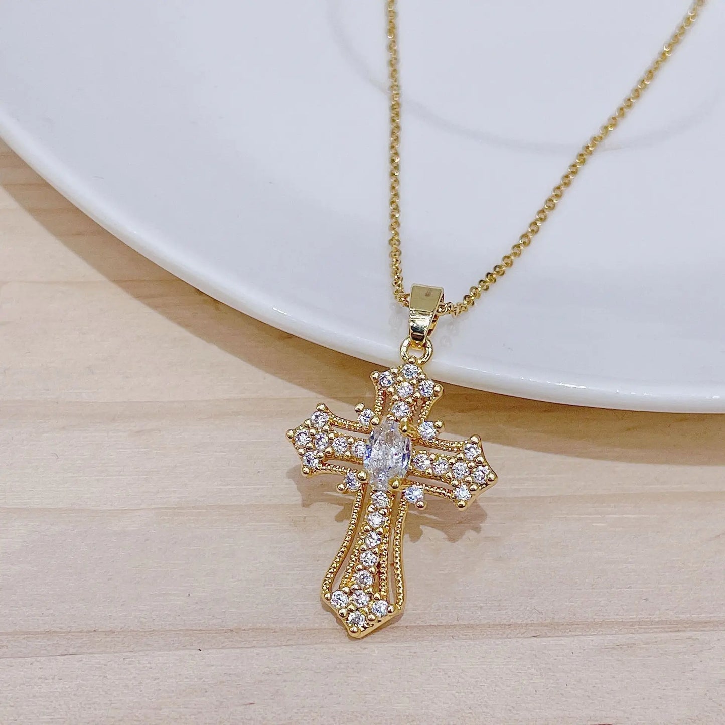 Cross pendant Zircon ston necklace
