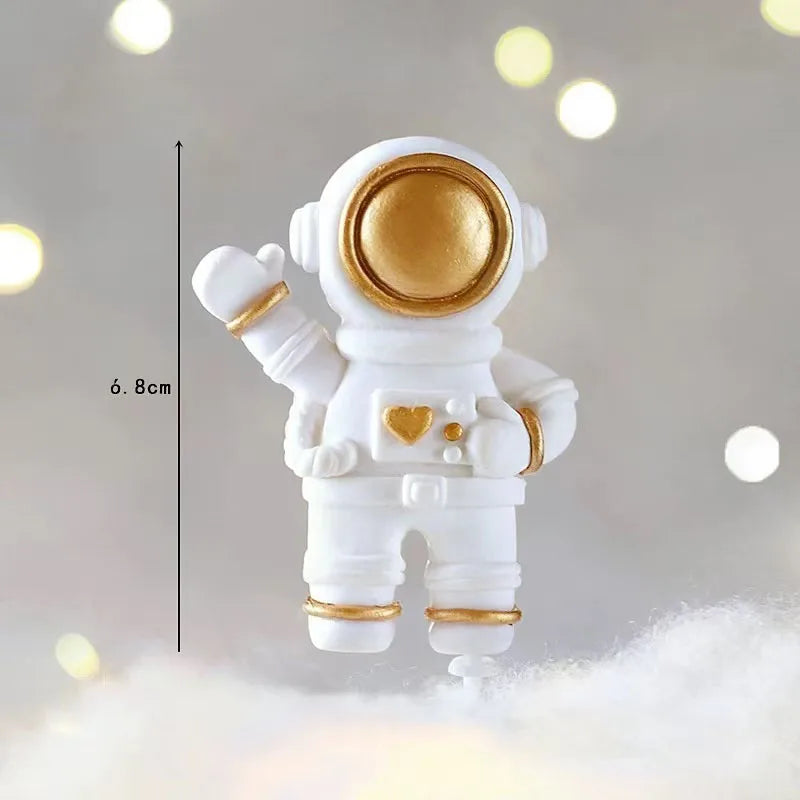 Space Astronaut cake decoration