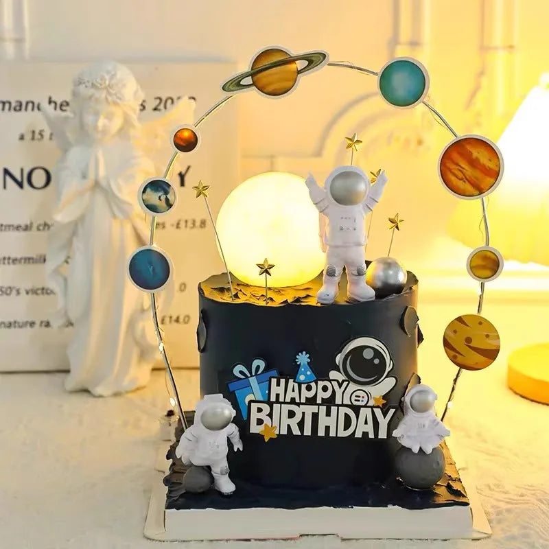 Space Astronaut cake decoration