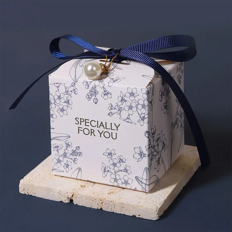 Customizable 7*7*7cm elegant gift box