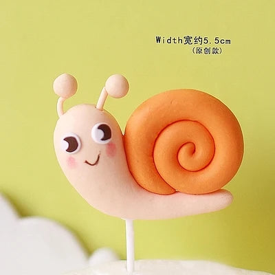 Forest animal cake decoration