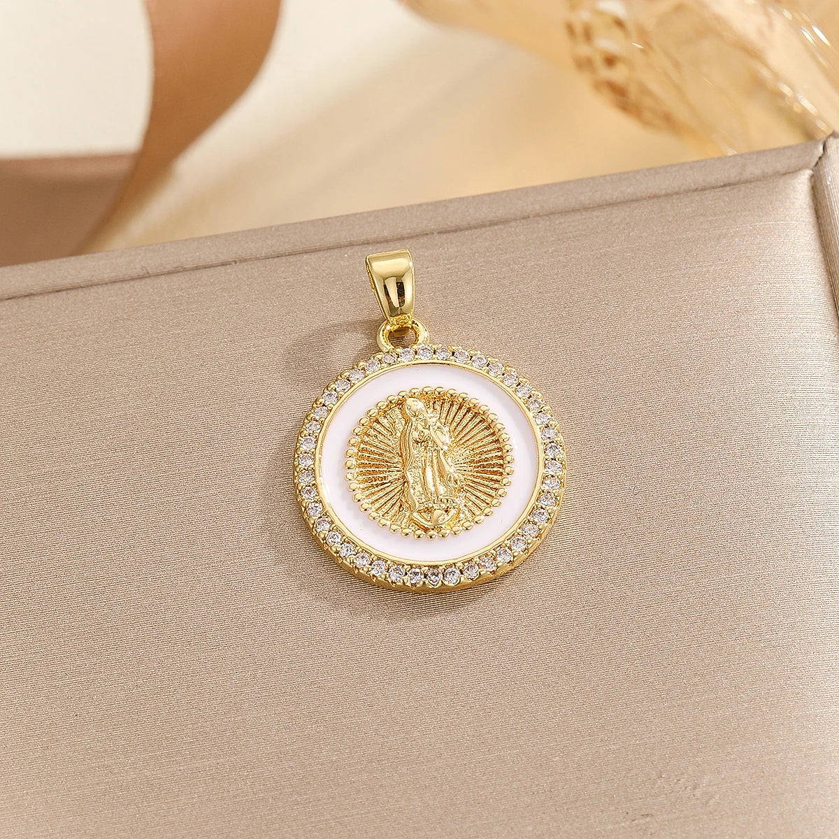 Pendant Virgin Mary
