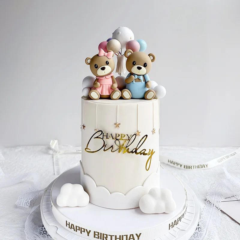 Bear cake decoration
