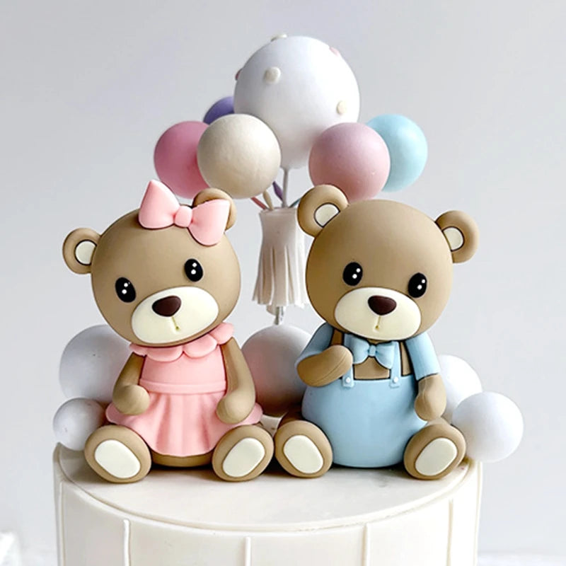 Bear cake decoration