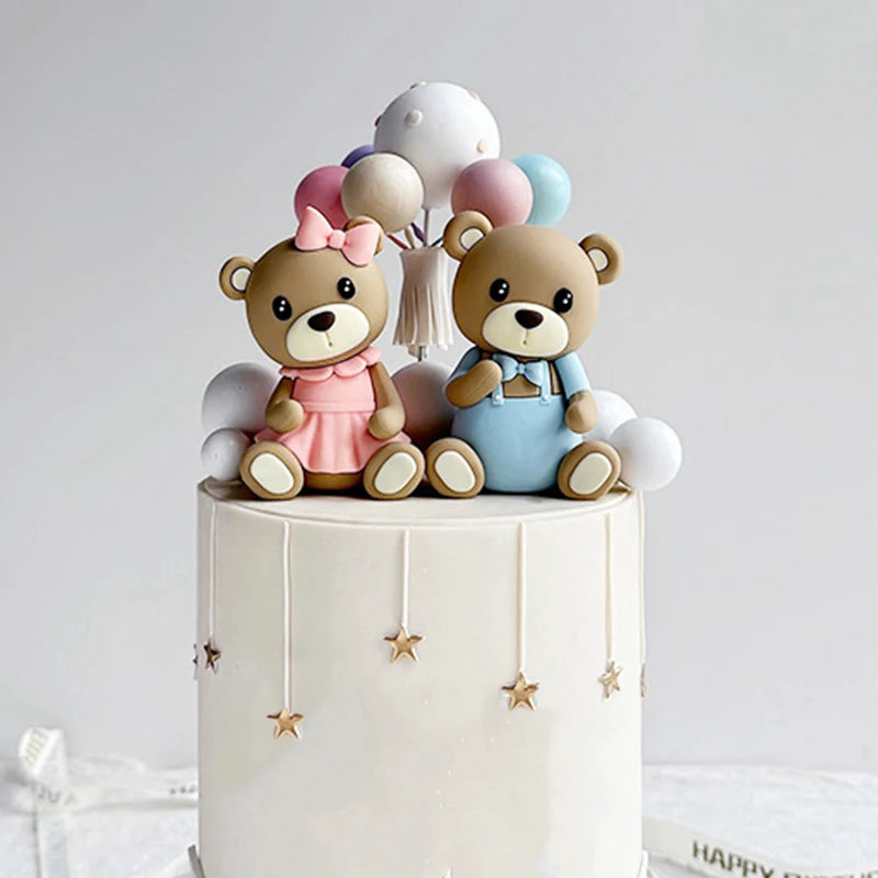 Bear cake decoration