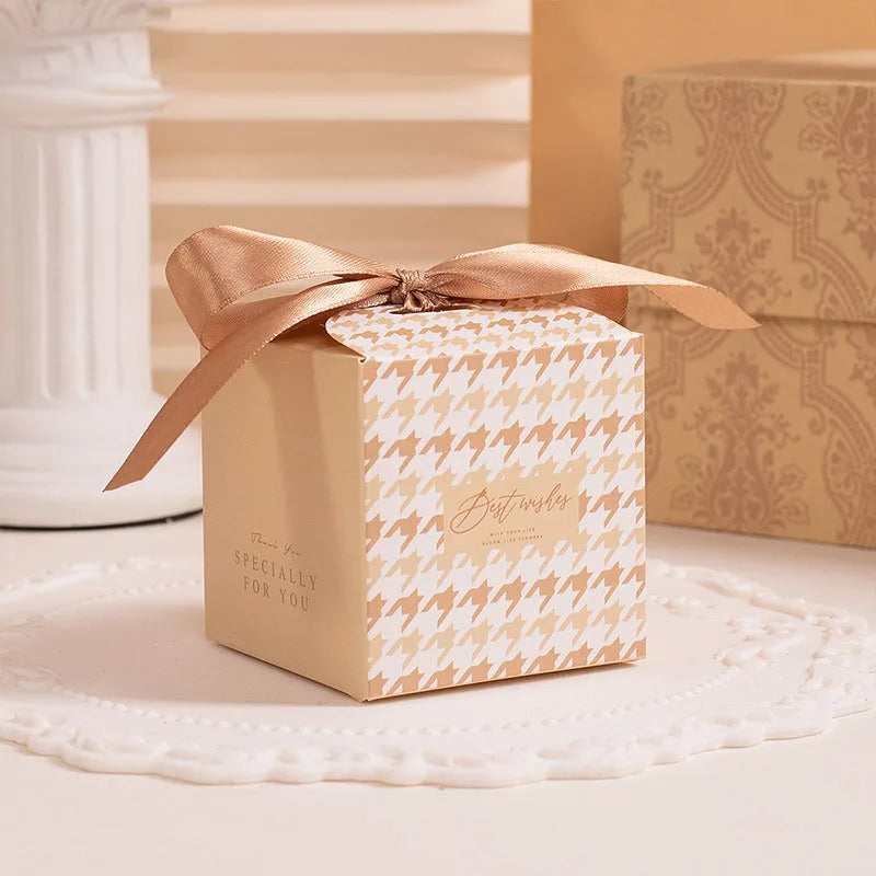 Customizable 7*7*7cm elegant gift box