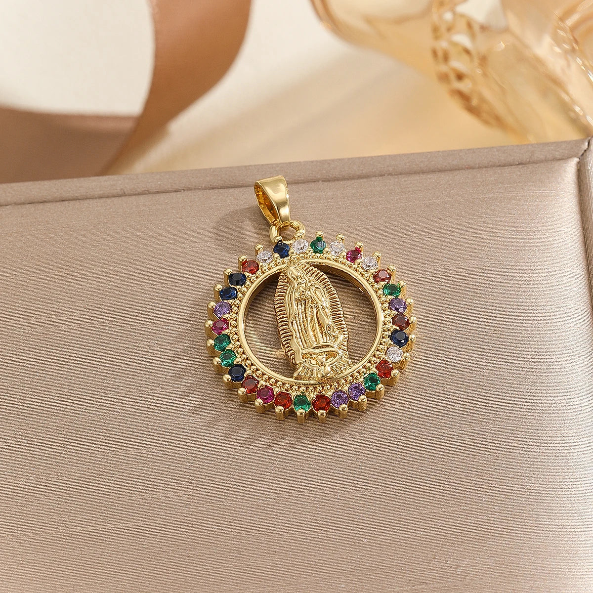 Pendant Virgin Mary