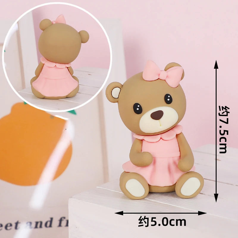 Bear cake decoration