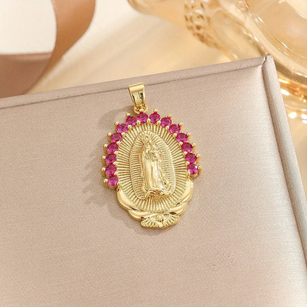 Pendant Virgin Mary