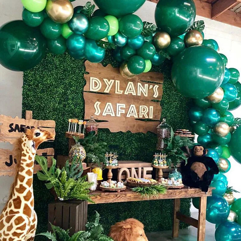 Jungle party green latex balloons
