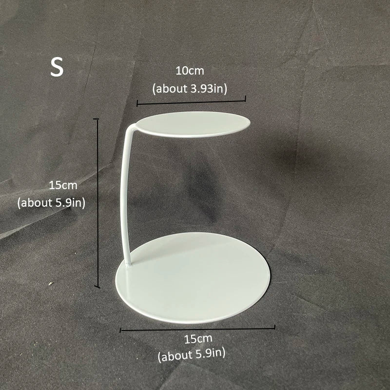 Cake stand floating