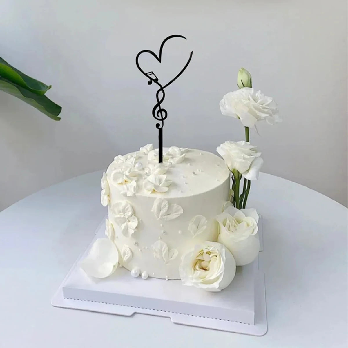 Music theme cake decoration