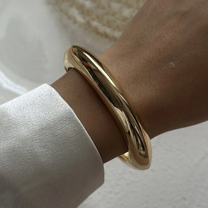 Rizana golden bracelets