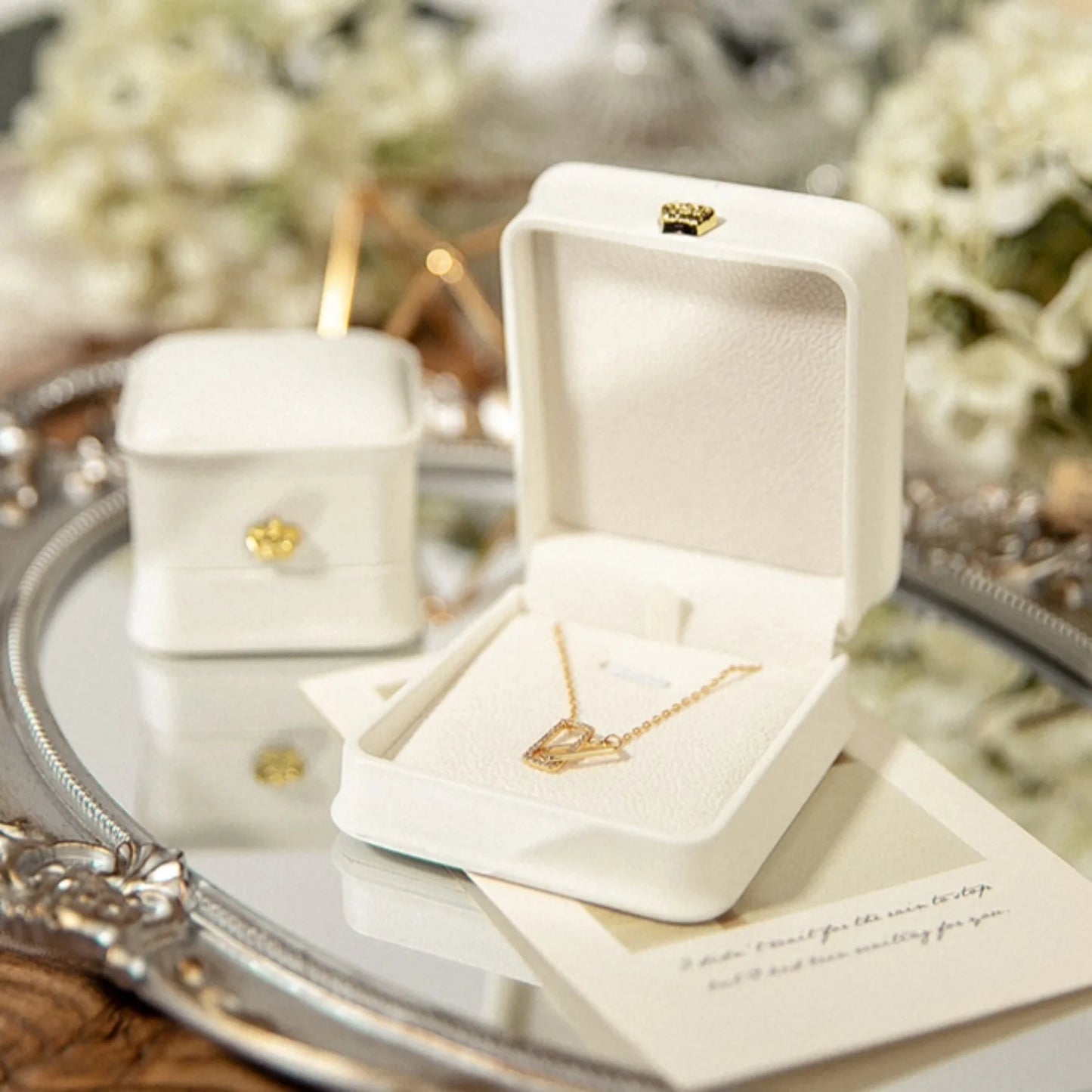 European style white PU leather jewelry box 1PC
