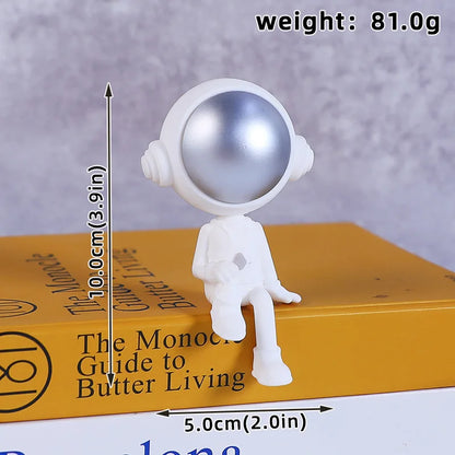 Space Astronaut cake decorating