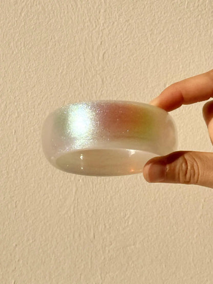 Rizana twisted shaped Off-white resin bracelets