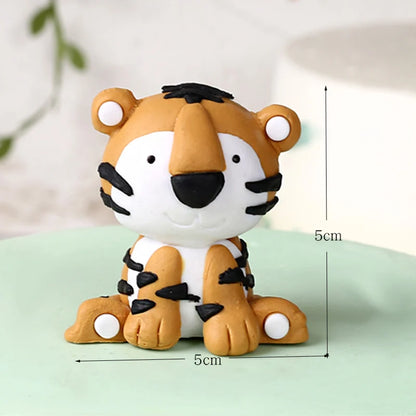 Forest animal cake decoration